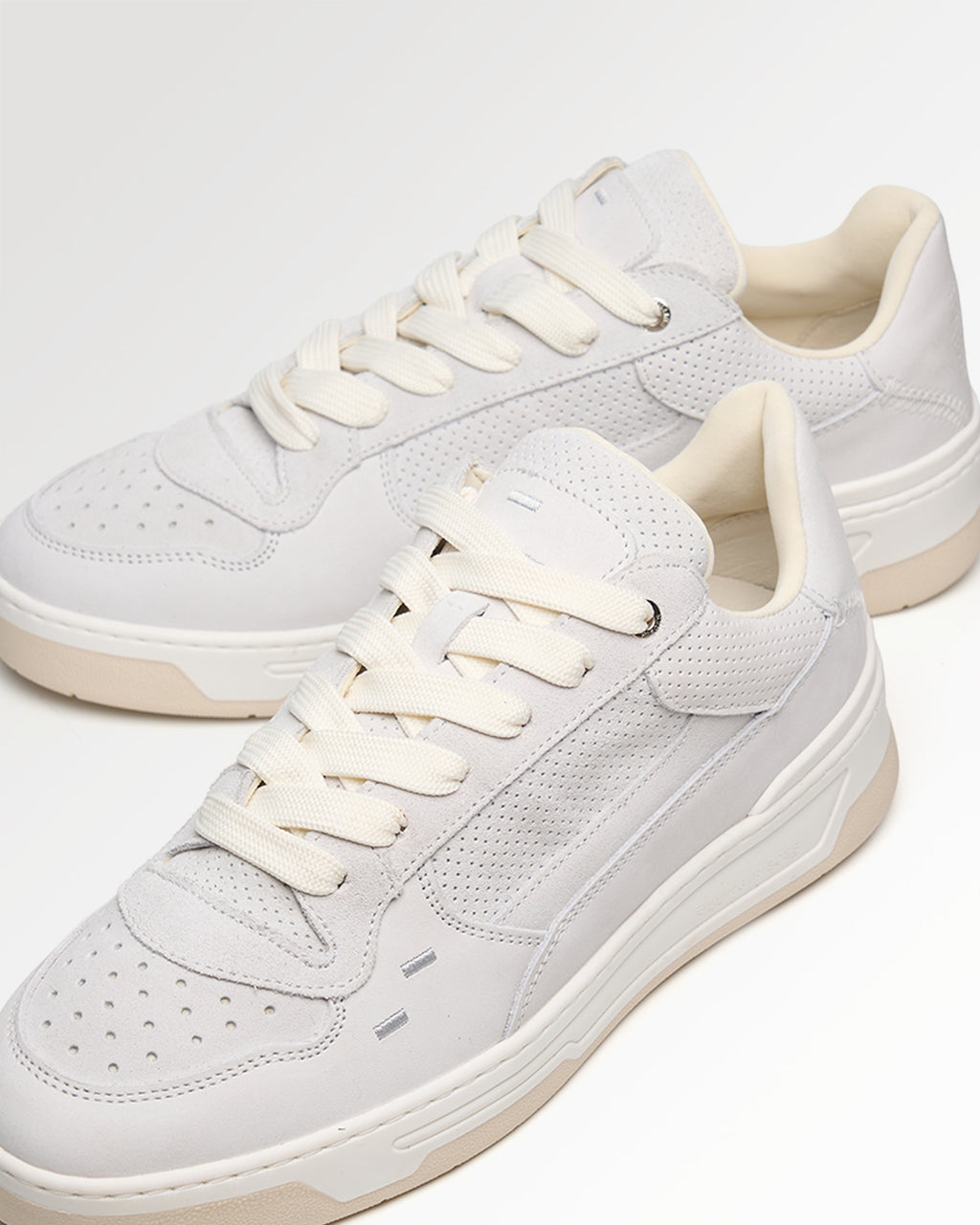 Filling Pieces: Cruiser Suede - White
