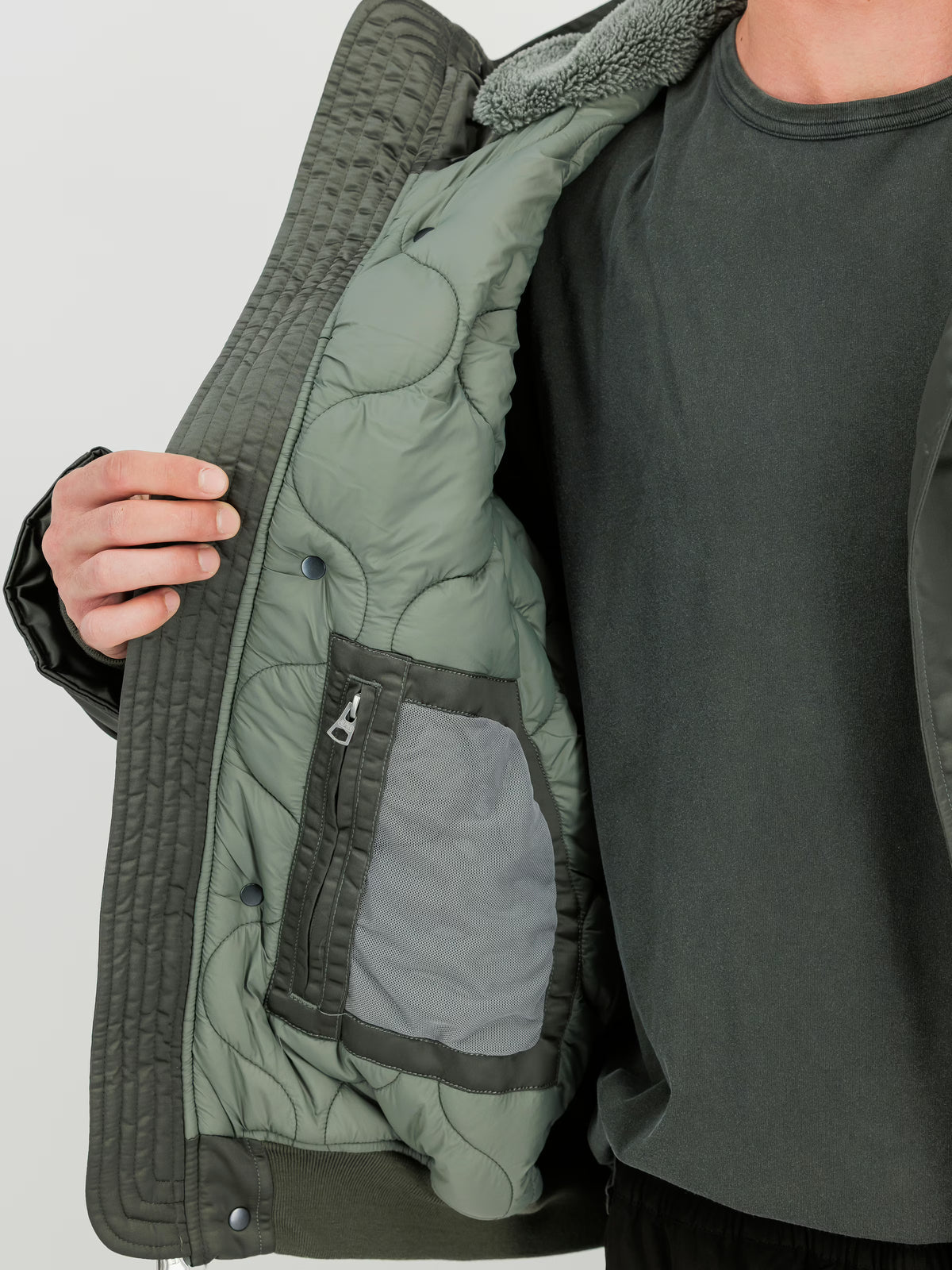 Alpha Industries: N-2B Base UV - Vintage Green