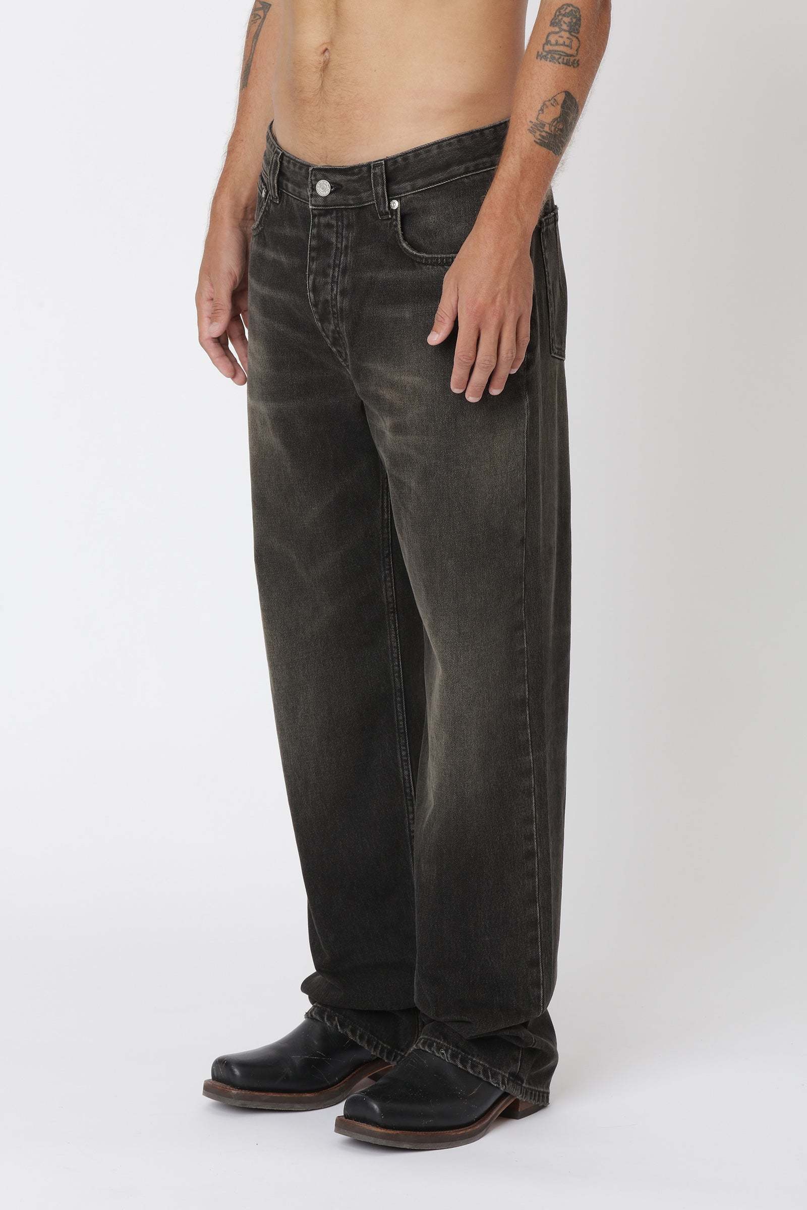 Won Hundred: Steve 80's Black